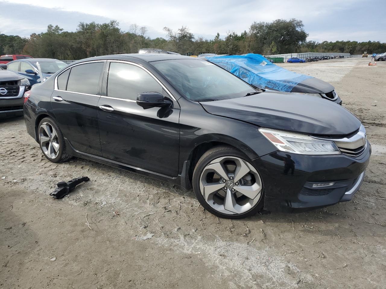 2017 Honda Accord VIN 1HGCR3F93HA029249 Copart auction photo, side / front end damage thumbnail 4
