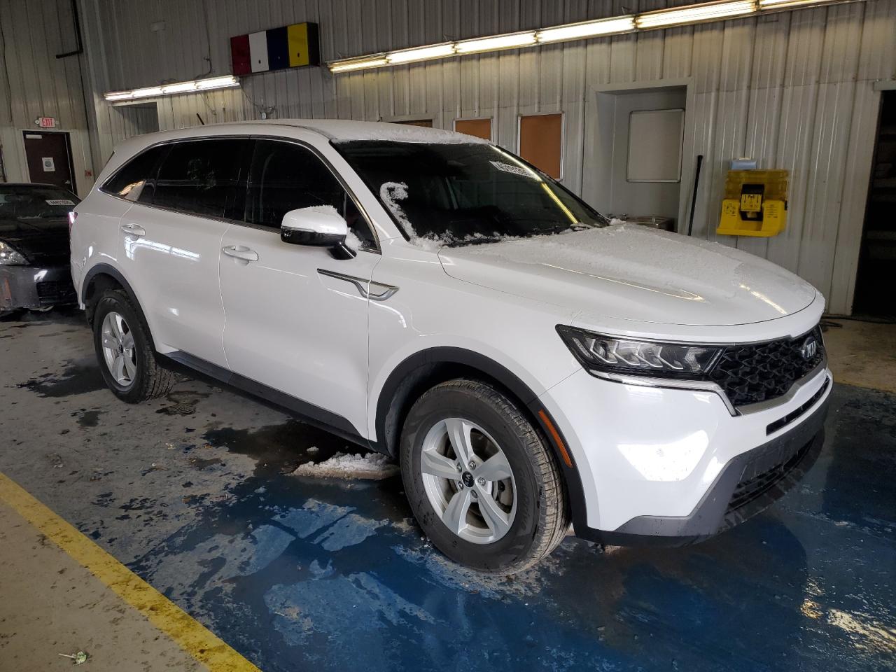 2021 KIA Sorento VIN 5XYRGDLC1MG035498 Copart auction photo, rear end / front end damage thumbnail 4