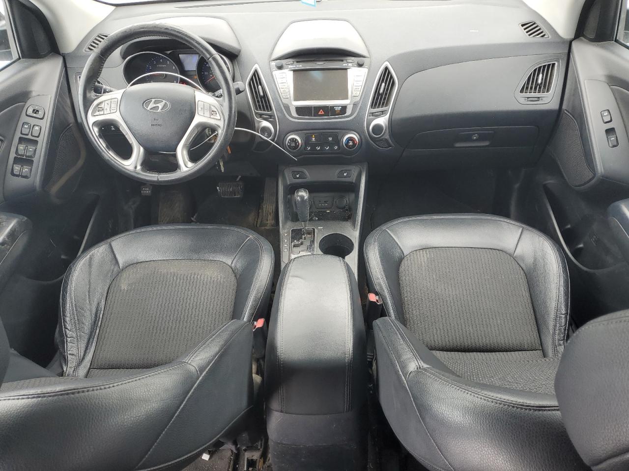 2011 Hyundai Tucson VIN KM8JUCAC8BU248619 Copart auction photo, frame damage / all over damage thumbnail 8