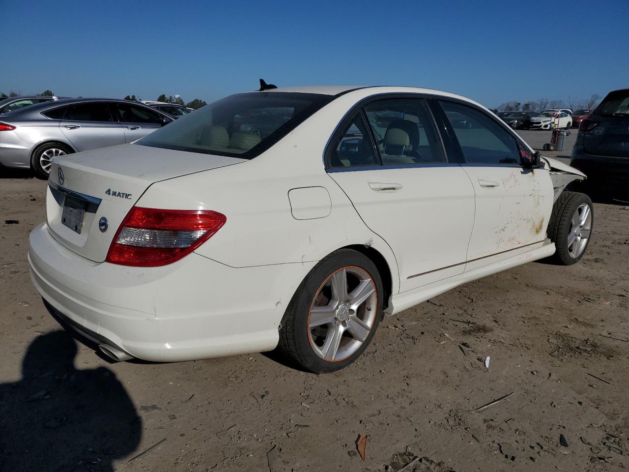 2010 Mercedes-Benz C-klasse VIN WDDGF8BB0AF403961 Copart auction photo, front end / side damage thumbnail 3