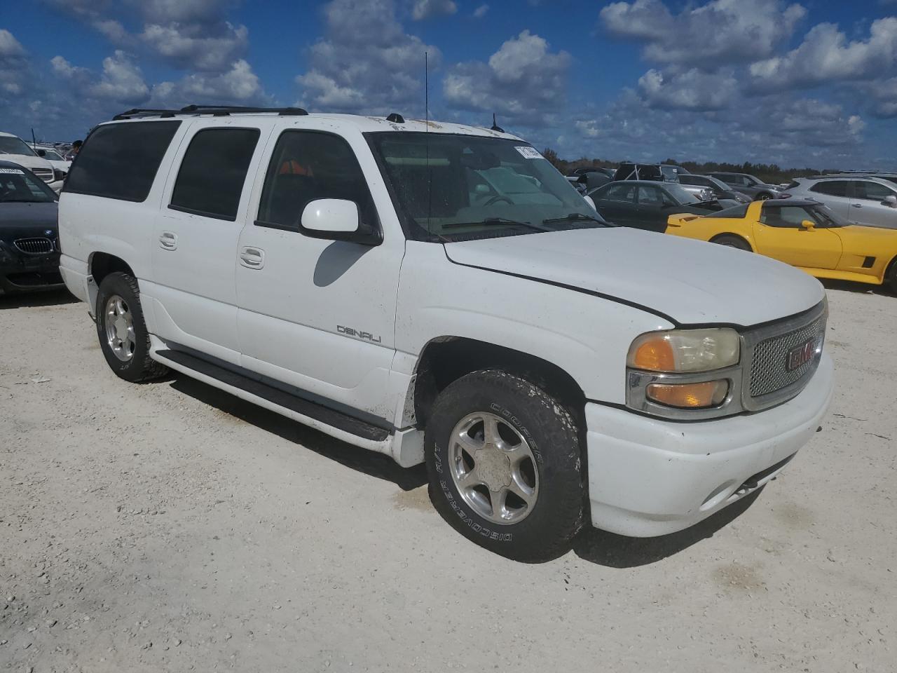2004 GMC Yukon VIN 1GKFK66U84J258384 Copart auction photo, water/flood damage thumbnail 4