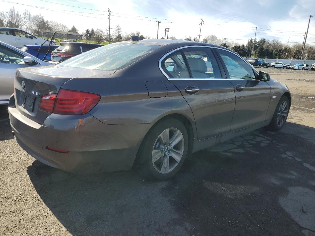 2012 BMW 5er VIN WBAXH5C52CDW10097 Copart auction photo, mechanical damage thumbnail 3