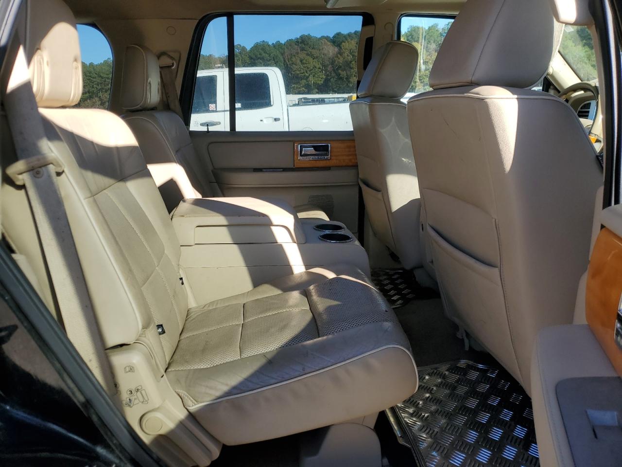 2007 Lincoln Navigator VIN 5LMFU28557LJ24471 Copart auction photo, minor dent/scratches damage thumbnail 11