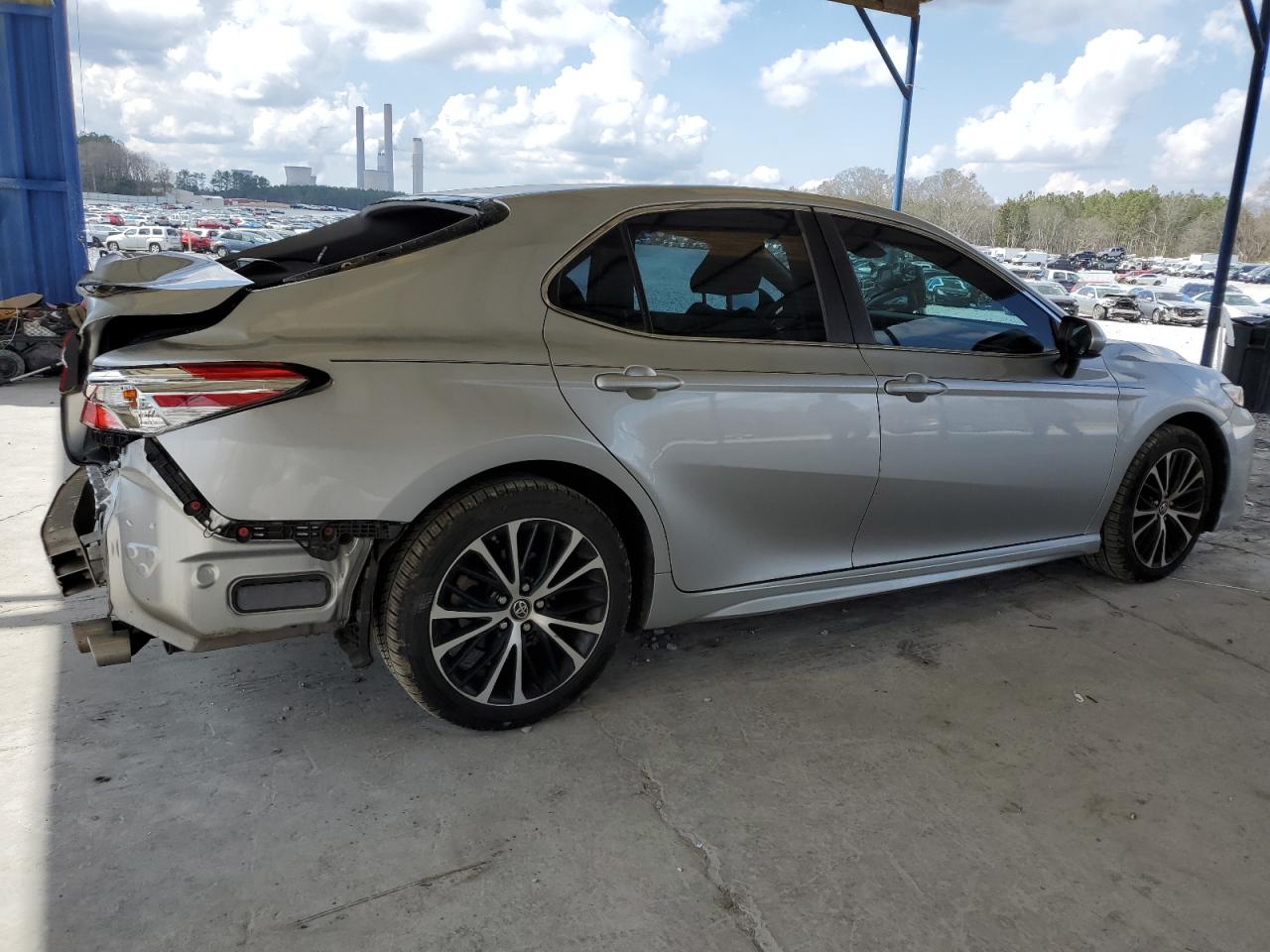 2018 Toyota Camry VIN 4T1B11HK4JU576326 Copart auction photo, rear end damage thumbnail 3