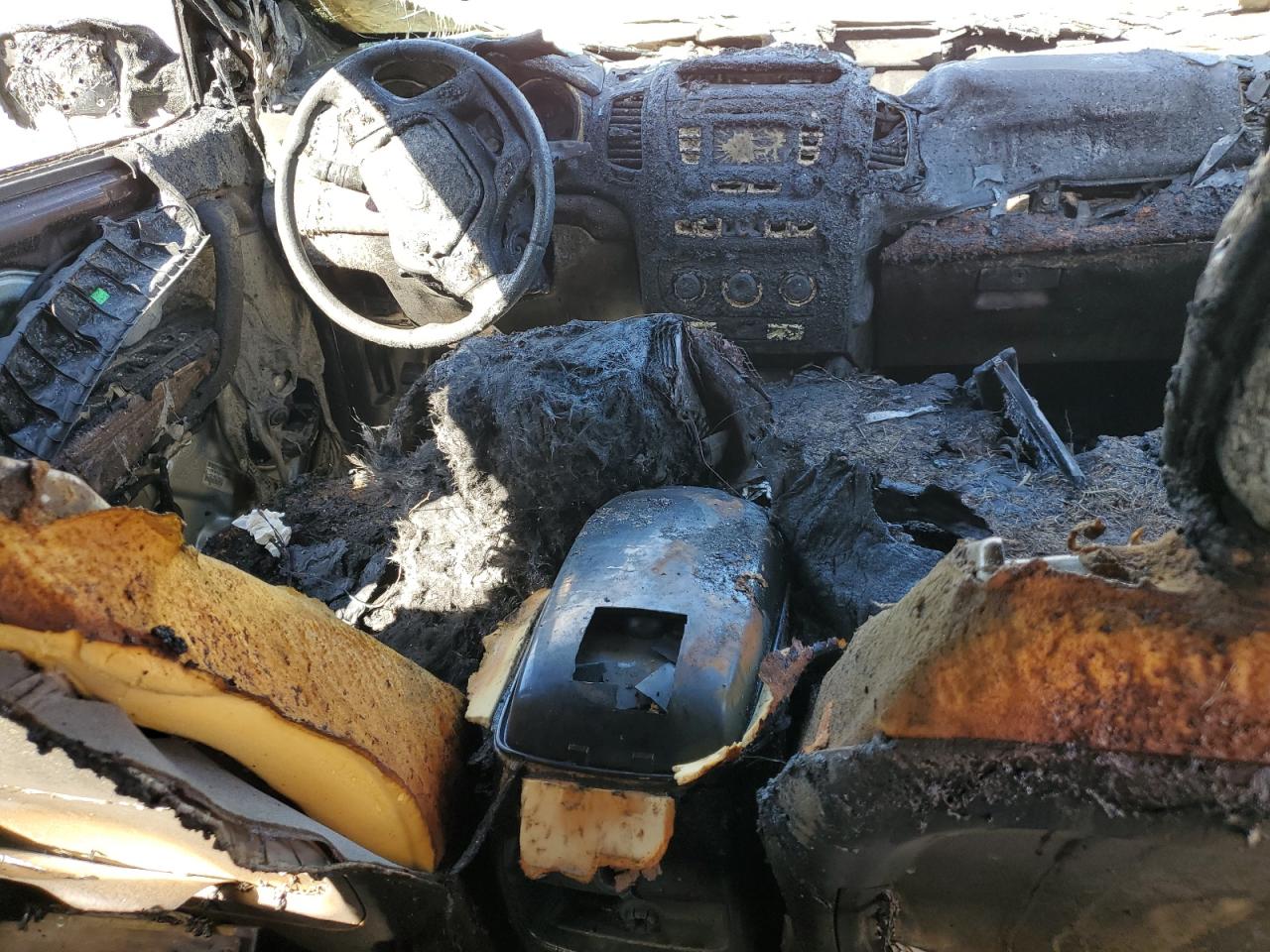 2015 KIA Sorento VIN 5XYKT3A62FG555989 Copart auction photo, burn - engine / burn - interior damage thumbnail 8