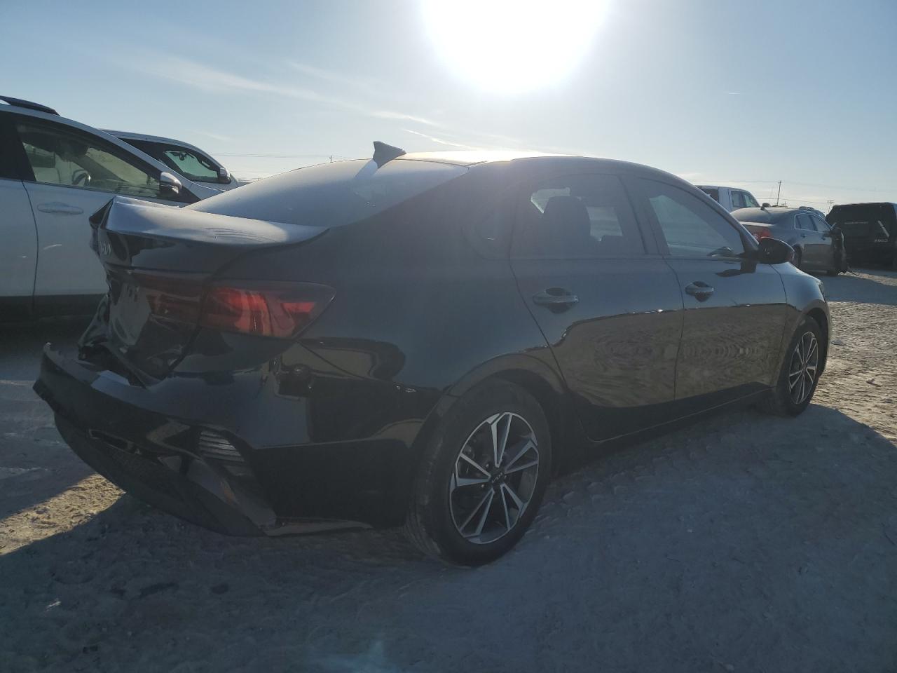 2022 KIA Forte VIN 3KPF24AD5NE461867 Copart auction photo, rear end damage thumbnail 3