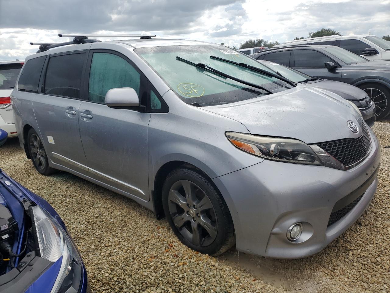 2016 Toyota Sienna VIN 5TDXK3DC6GS725883 Copart auction photo, water/flood / front end damage thumbnail 4