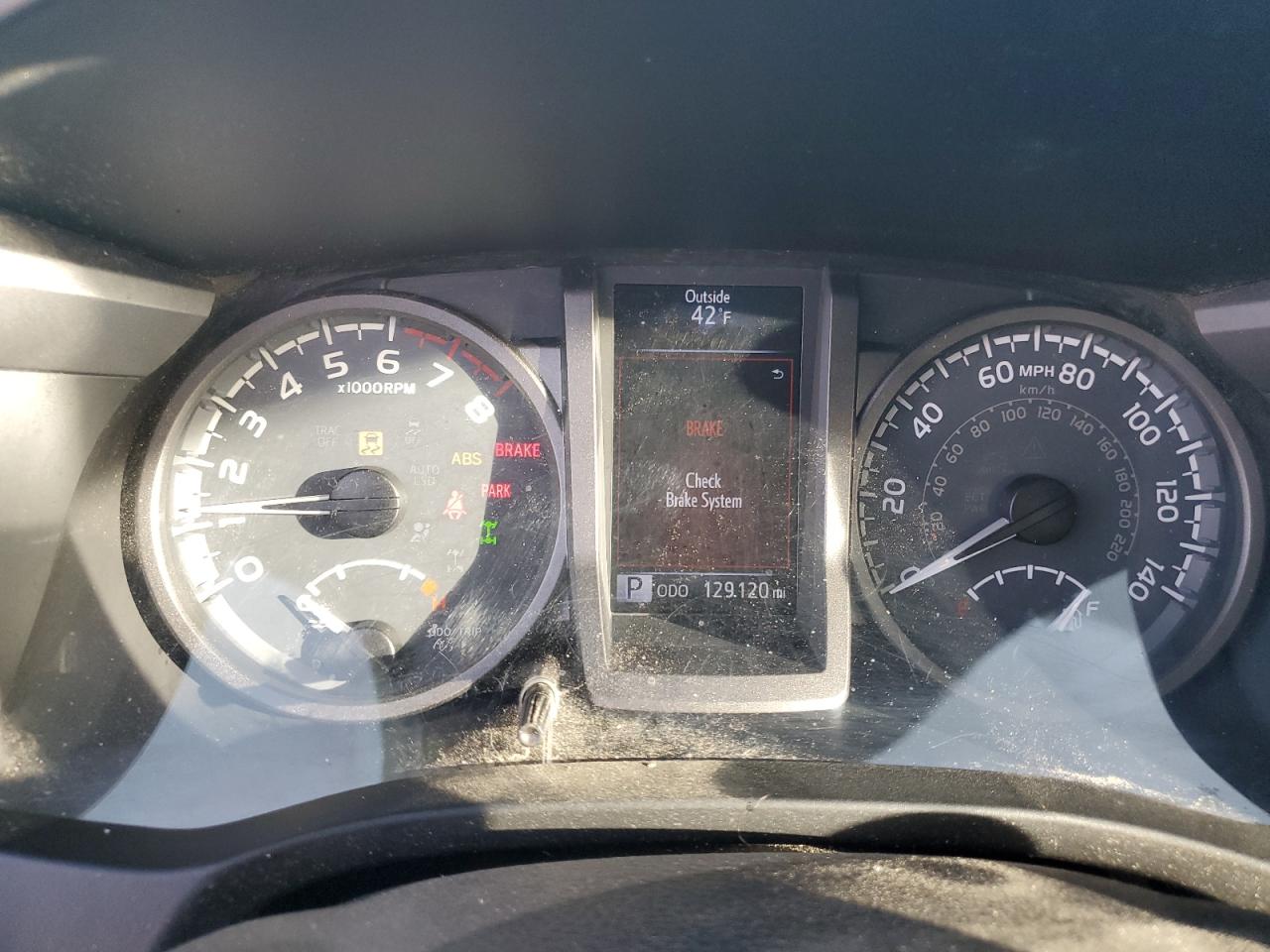 2016 Toyota Tacoma VIN 3TMCZ5AN0GM030620 Copart auction photo, rear end damage thumbnail 9