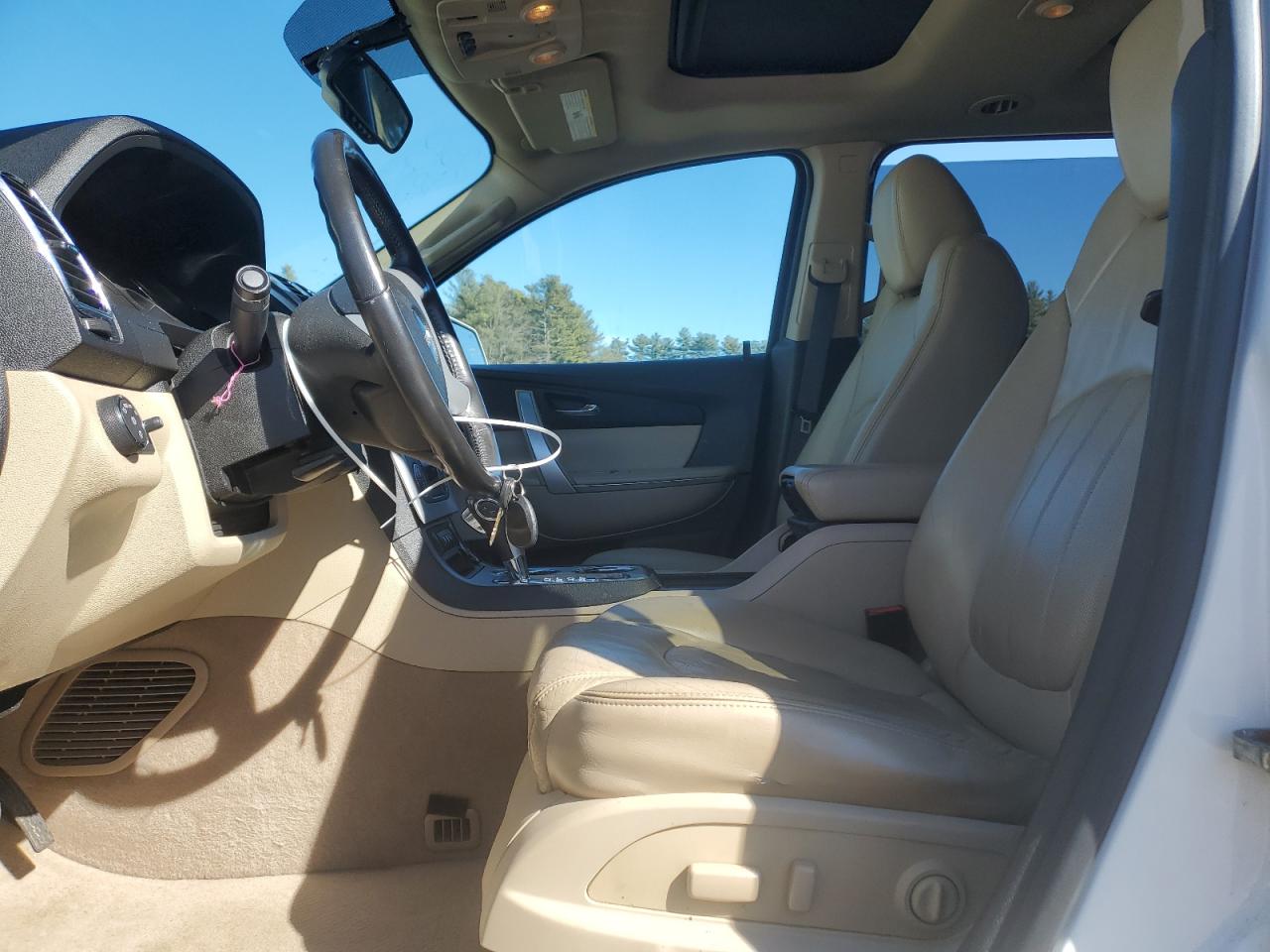 2010 GMC Acadia VIN 1GKLVNED1AJ128030 Copart auction photo, minor dent/scratches damage thumbnail 7