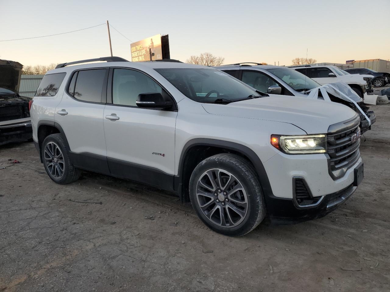 2020 GMC Acadia VIN 1GKKNLLS4LZ196893 Copart auction photo, minor dent/scratches damage thumbnail 4