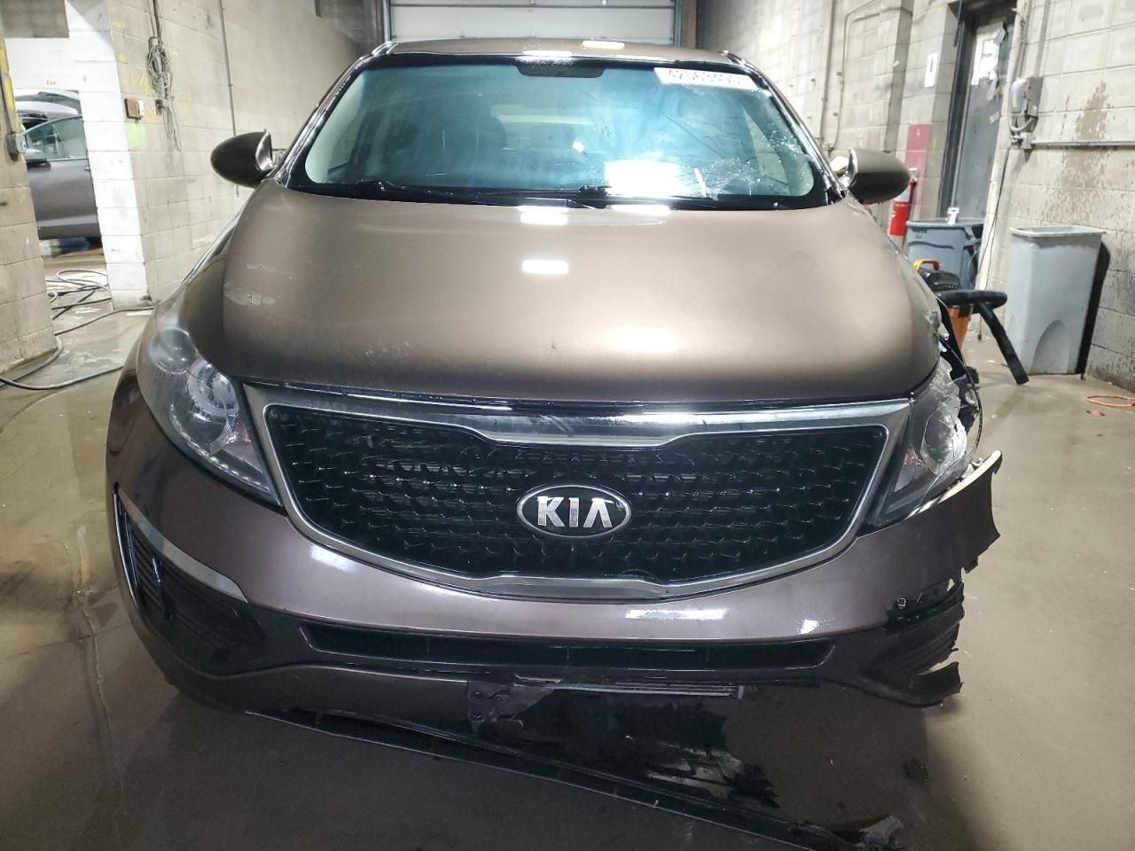 2014 KIA Sportage VIN KNDPBCAC1E7606179 Copart auction photo, all over damage thumbnail 5