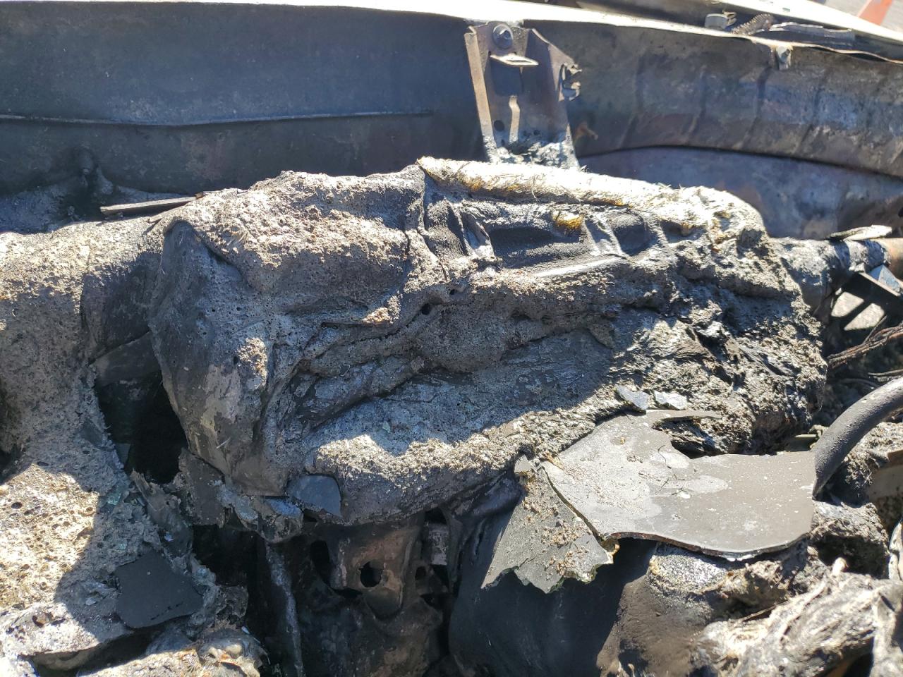 2002 Ford F250 VIN 1FTNX21L92EB17992 Copart auction photo, burn - engine damage thumbnail 9