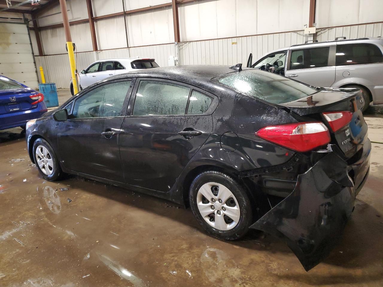 2015 KIA Forte VIN KNAFK4A65F5433840 Copart auction photo, rear end damage thumbnail 2