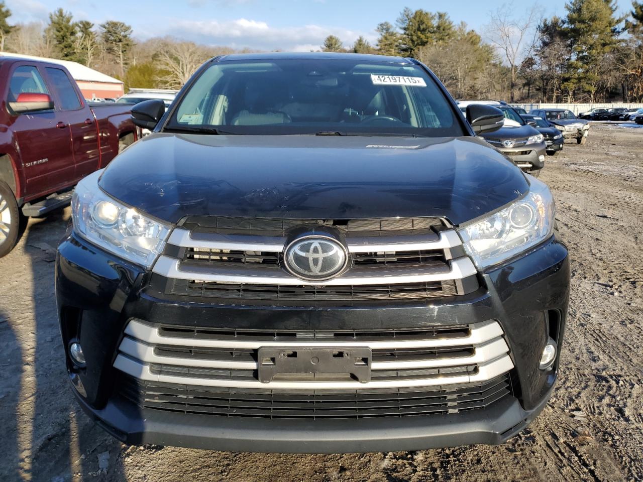 2019 Toyota Highlander VIN 5TDBZRFH0KS716249 Copart auction photo, rear end damage thumbnail 5