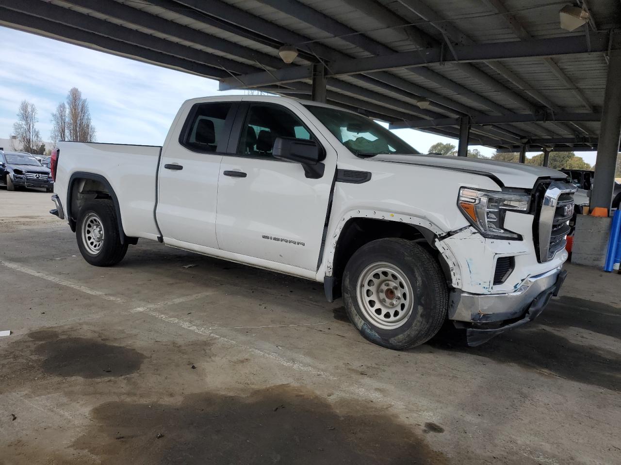 2020 GMC Sierra VIN 1GTR8AEFXLZ322082 Copart auction photo, front end damage thumbnail 4
