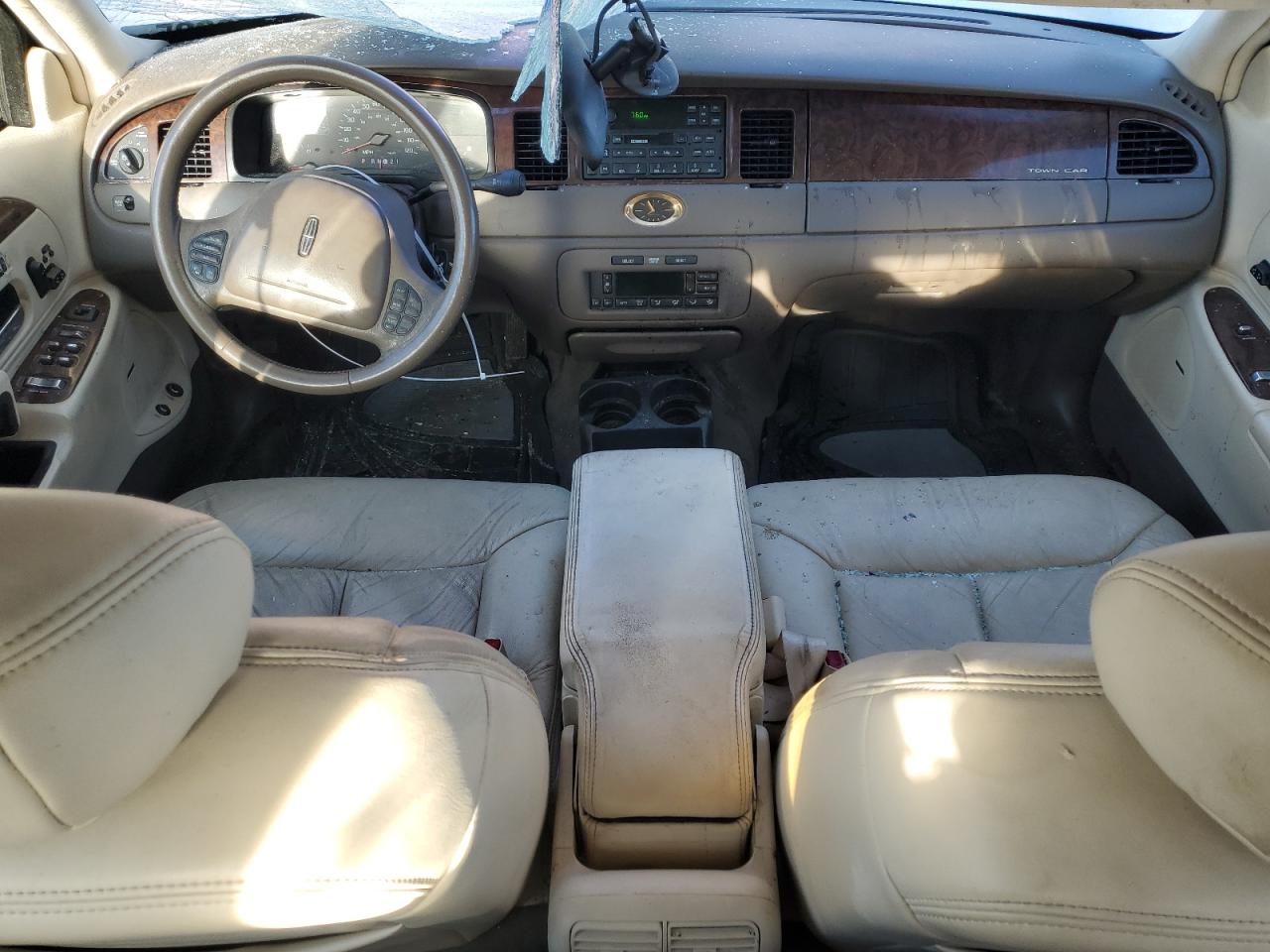 1998 Lincoln Town Car VIN 1LNFM83W8WY689658 Copart auction photo, rear end / front end damage thumbnail 8