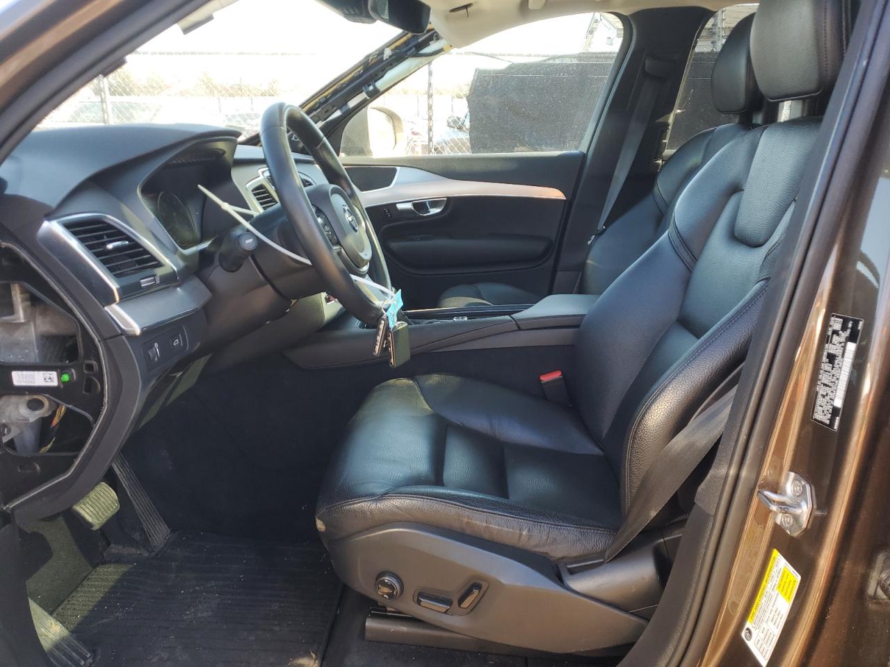 2016 Volvo XC90 VIN YV4A22PK0G1086784 Copart auction photo, water/flood / minor dent/scratches damage thumbnail 7