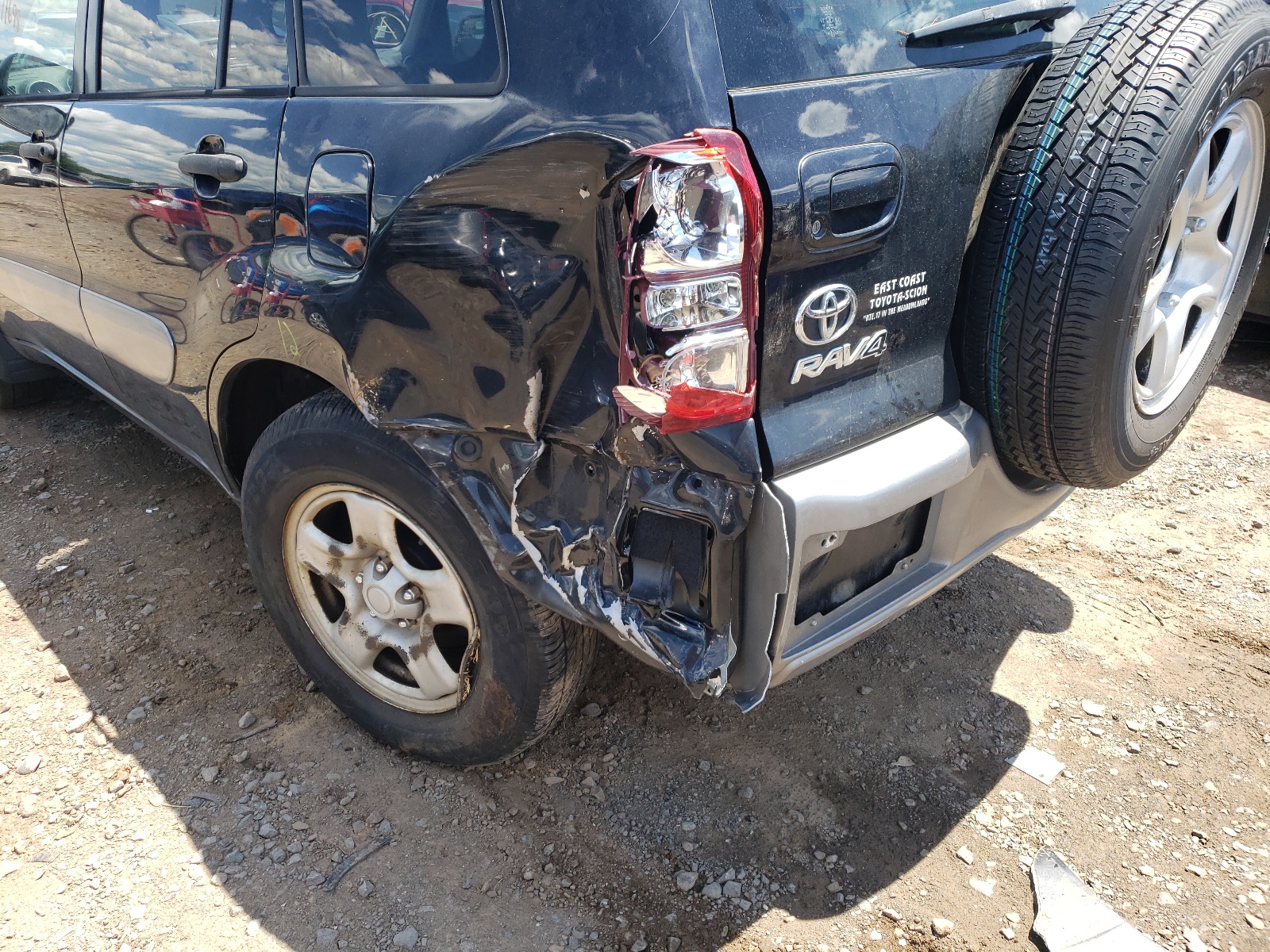 2005 Toyota RAV 4 VIN JTEHD20VX56039354 Copart auction photo, rear end / undercarriage damage thumbnail 9