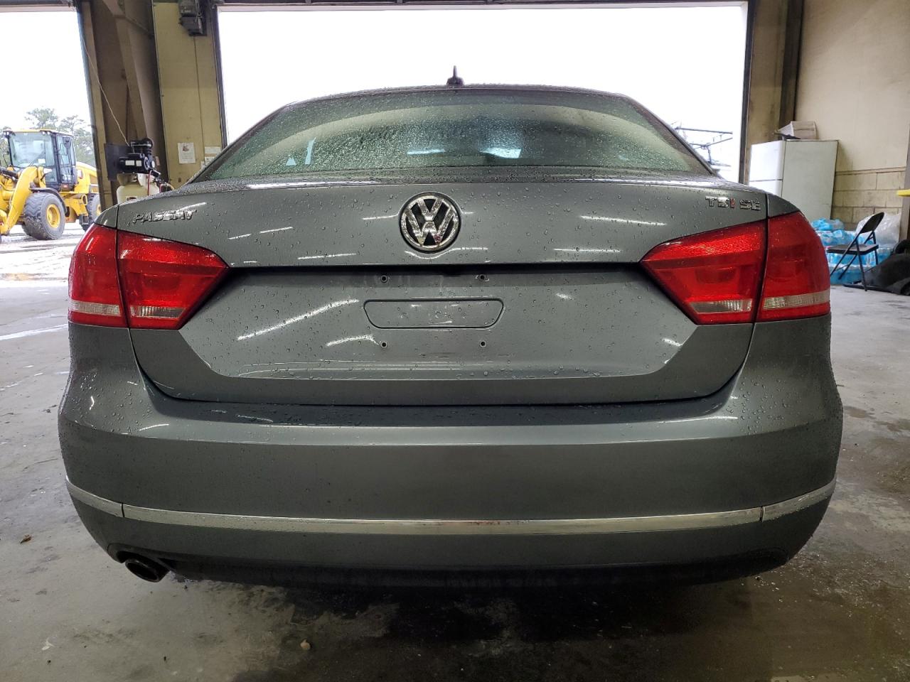 2015 Volkswagen Passat VIN 1VWBT7A32FC072808 Copart auction photo, front end / minor dent/scratches damage thumbnail 6