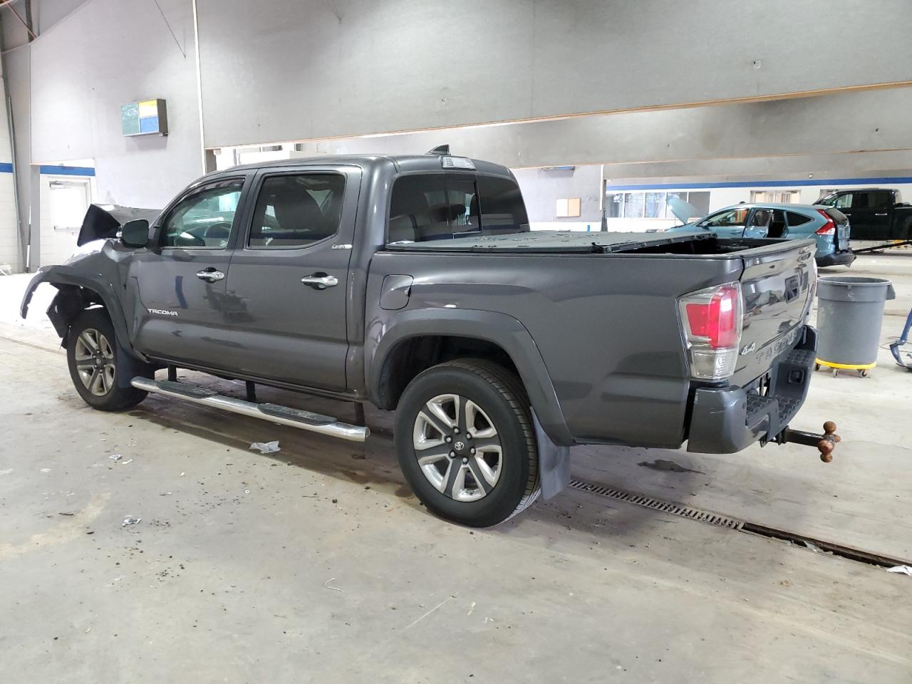 2017 Toyota Tacoma VIN 5TFGZ5AN0HX054820 Copart auction photo, front end damage thumbnail 2
