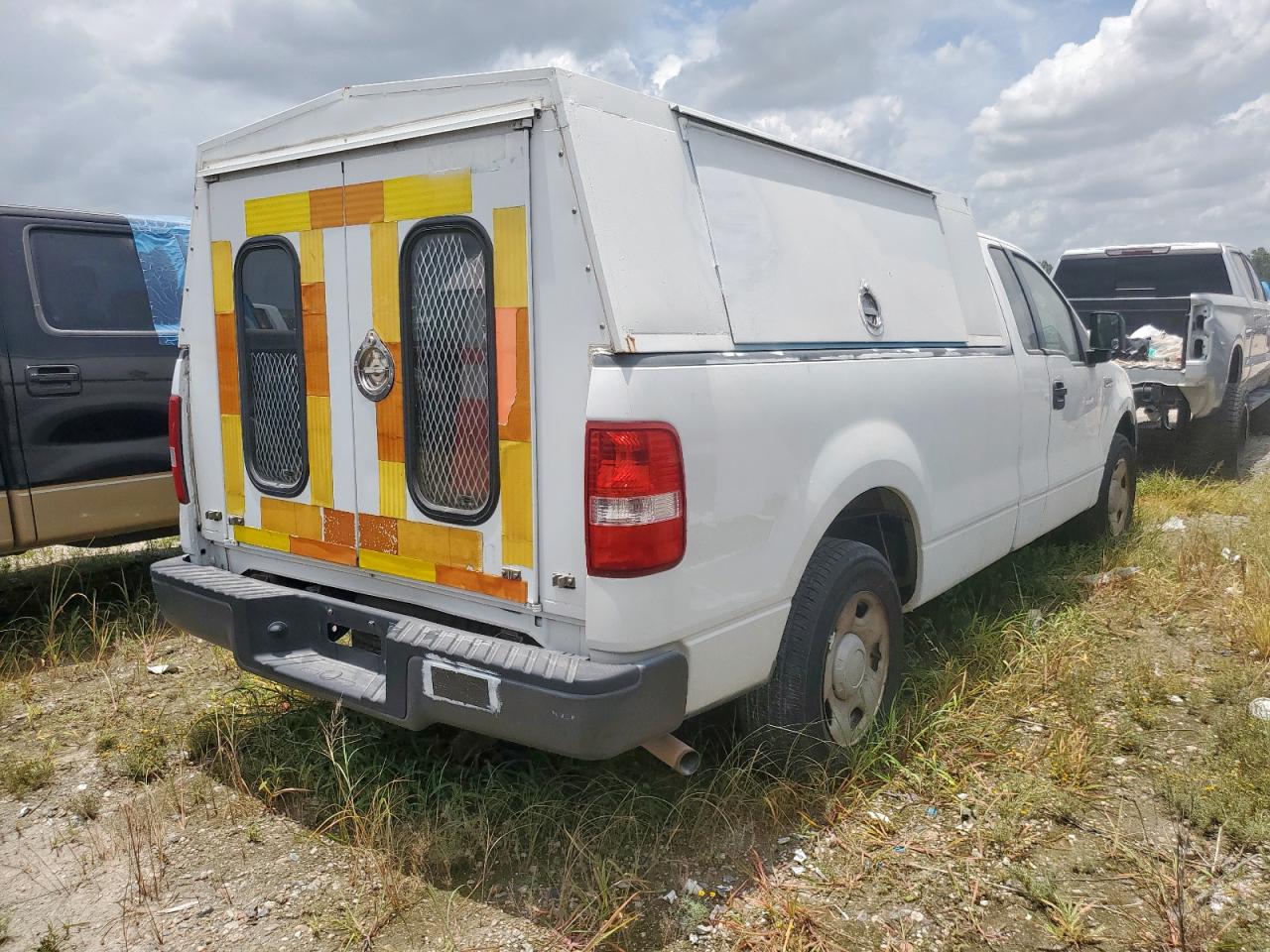 2007 Ford F-150 VIN 1FTRF12227KD33342 Copart auction photo, normal wear / minor dent/scratches damage thumbnail 3
