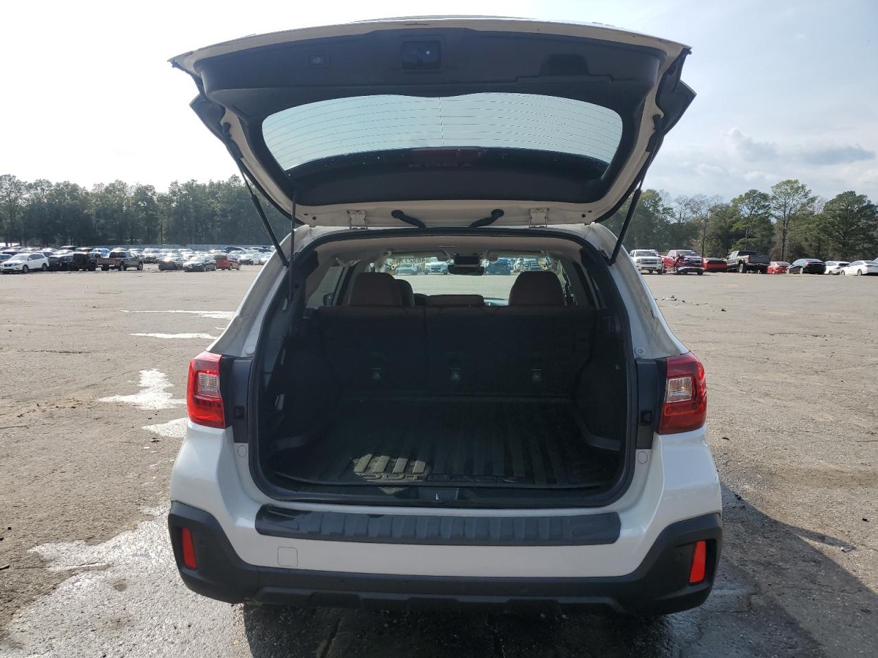2018 Subaru Outback VIN 4S4BSATC2J3314291 Copart auction photo, front end damage thumbnail 6