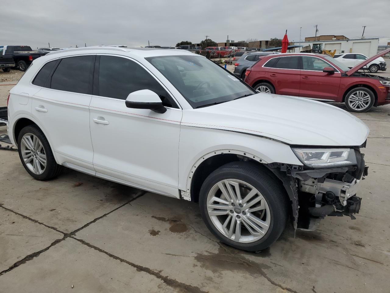 2018 Audi Q5 VIN WA1BNAFY2J2017797 Copart auction photo, front end damage thumbnail 4