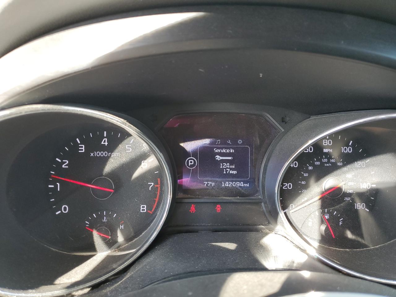 2017 KIA Sedona VIN KNDMB5C12H6314237 Copart auction photo, minor dent/scratches damage thumbnail 9