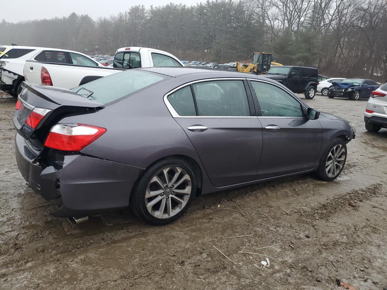 2015 Honda Accord VIN 1HGCR2F58FA012497 Copart auction photo, front end / rear end damage thumbnail 3