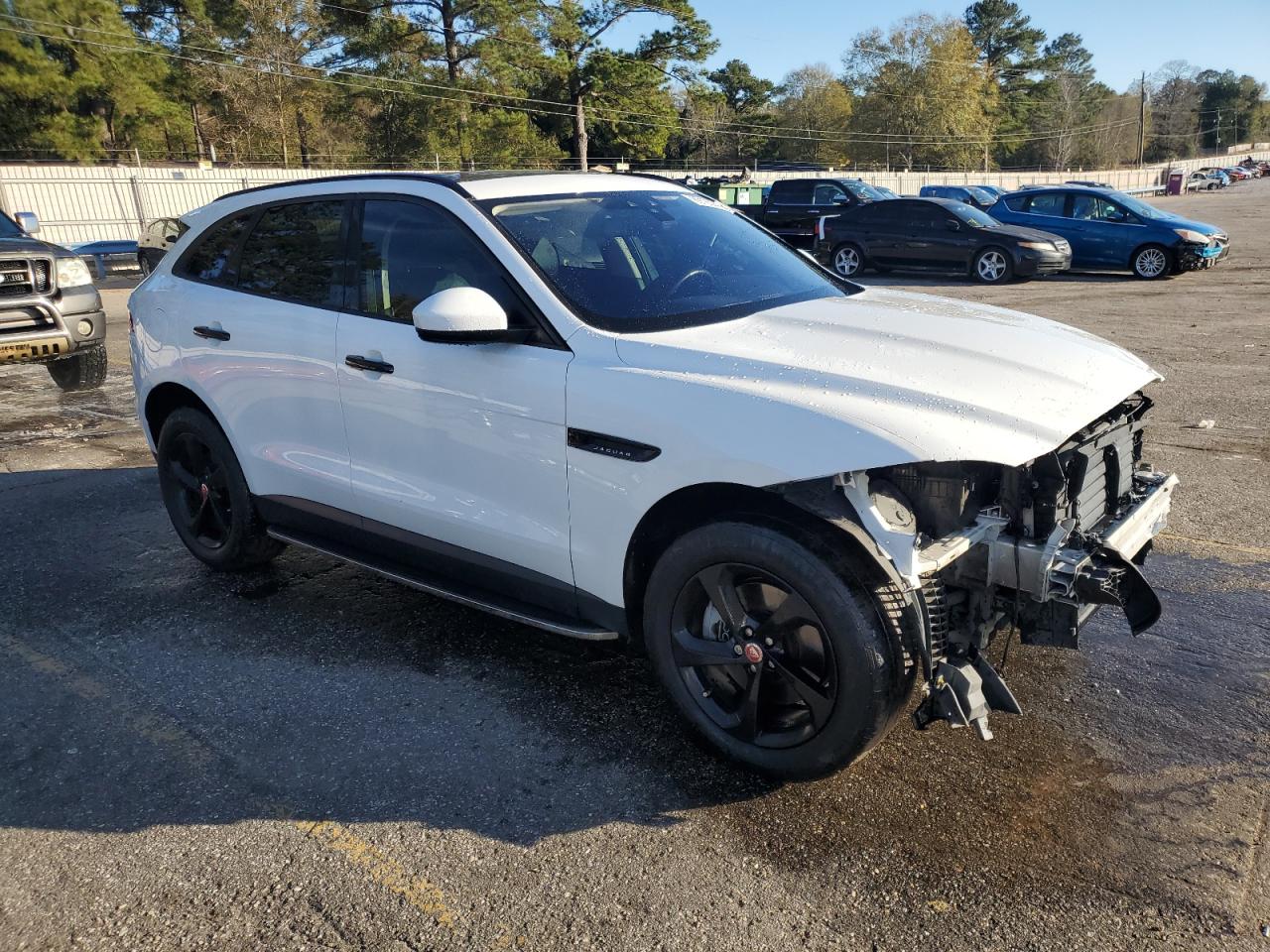 2017 Jaguar F-Pace VIN SADCJ2BV8HA493726 Copart auction photo, front end damage thumbnail 4