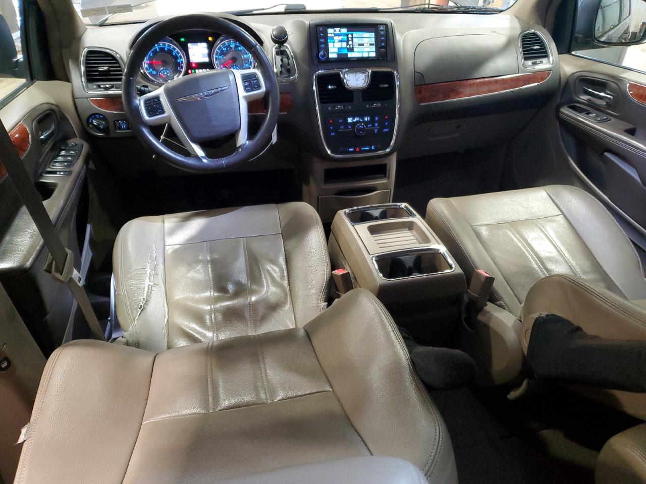 2015 Chrysler Town & Country VIN 2C4RC1BG4FR726280 Copart auction photo, rear end damage thumbnail 8