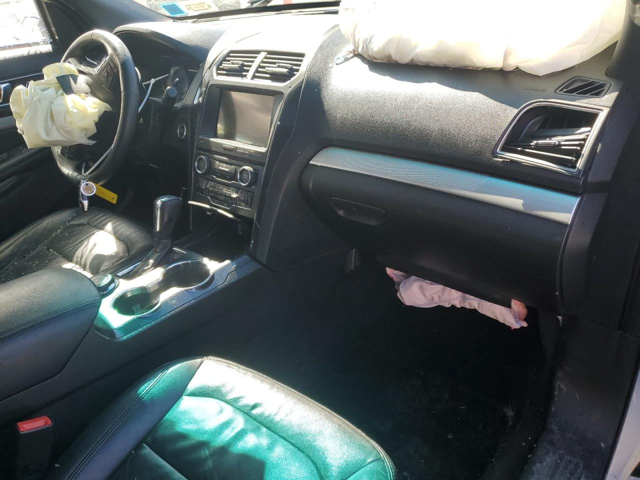 2017 Ford Explorer VIN 1FM5K8D84HGA00967 Copart auction photo, front end / side damage thumbnail 8