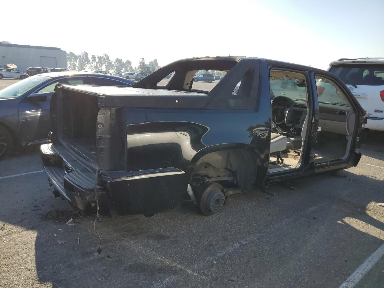2007 Chevrolet Avalanche VIN 3GNEC12J77G131965 Copart auction photo, stripped damage thumbnail 3