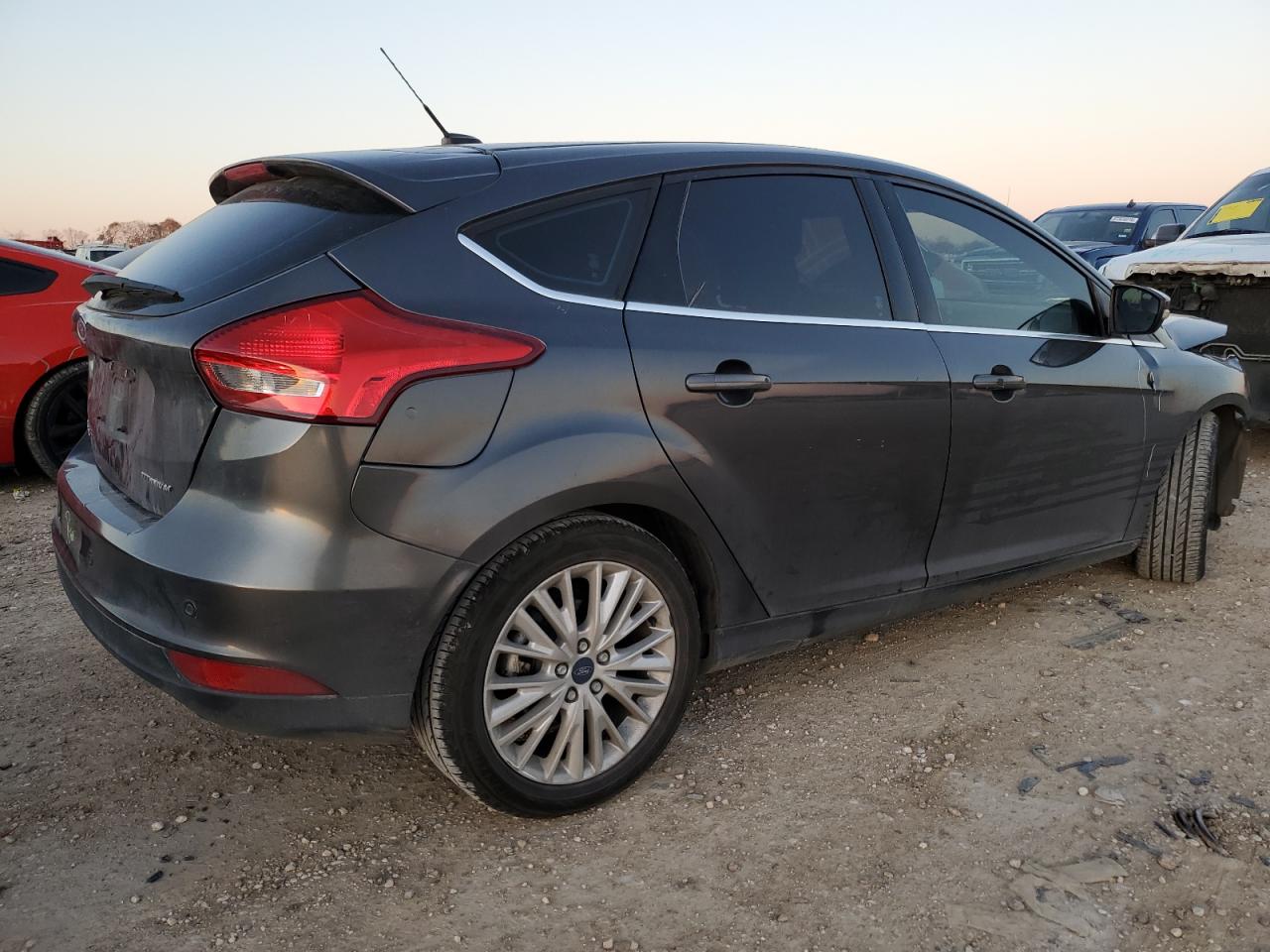 2018 Ford Focus VIN 1FADP3N26JL247554 Copart auction photo, front end damage thumbnail 3
