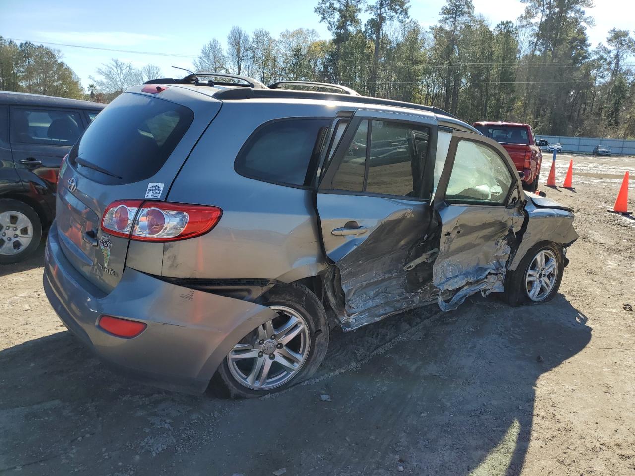 2011 Hyundai Santa Fe VIN 5XYZG3AB6BG031058 Copart auction photo, side / front end damage thumbnail 3