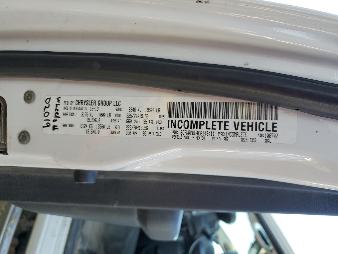 2014 RAM 5500 VIN 3C7WRMBL4EG143411 Copart auction photo, minor dent/scratches damage thumbnail 12