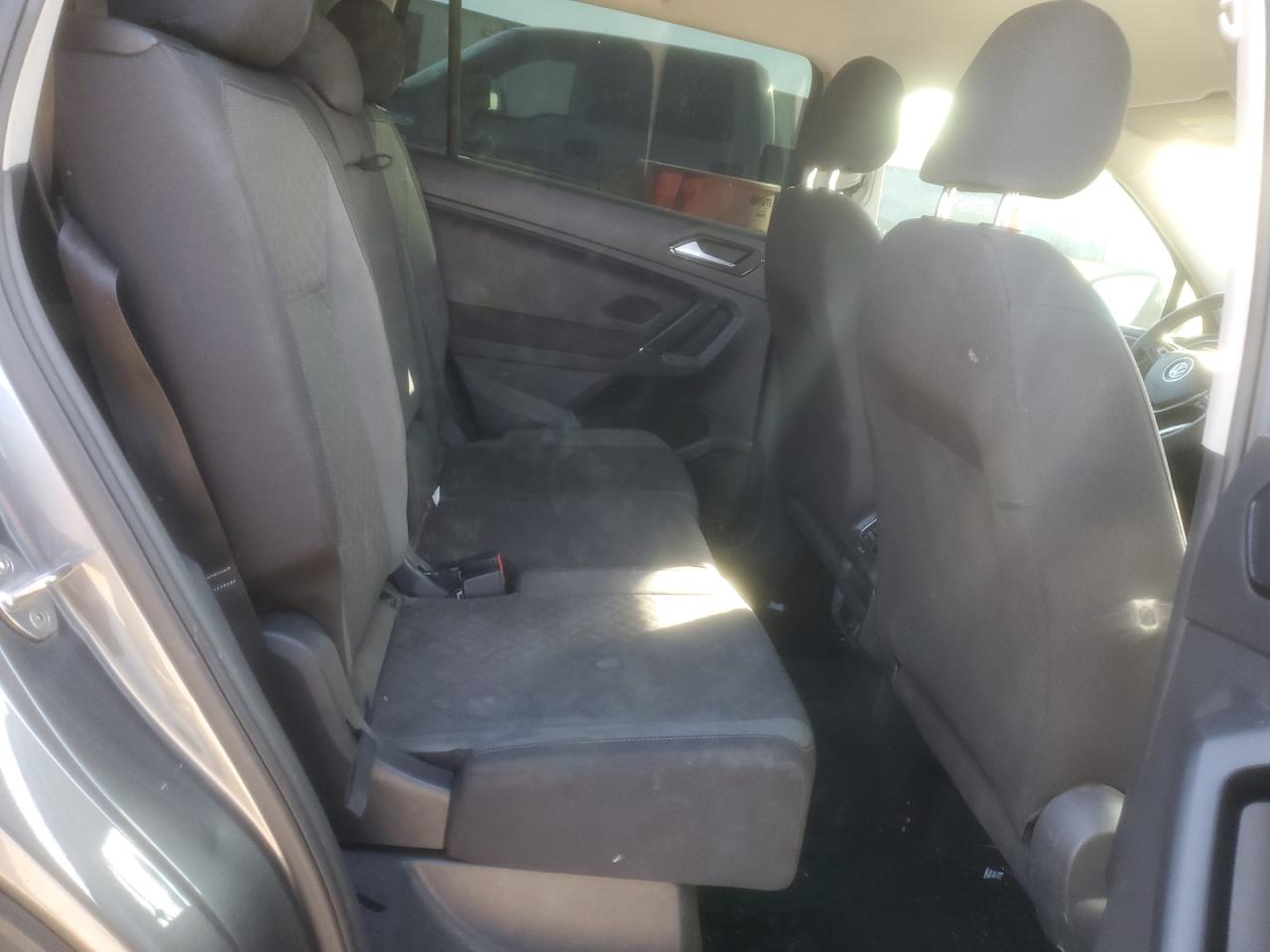 2018 Volkswagen Tiguan VIN 3VV1B7AX3JM009567 Copart auction photo, front end / side damage thumbnail 11