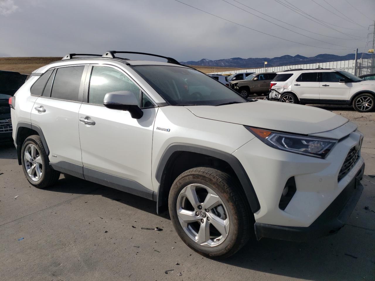 2021 Toyota RAV 4 VIN 4T3D6RFV5MU047906 Copart auction photo, front end / side damage thumbnail 4