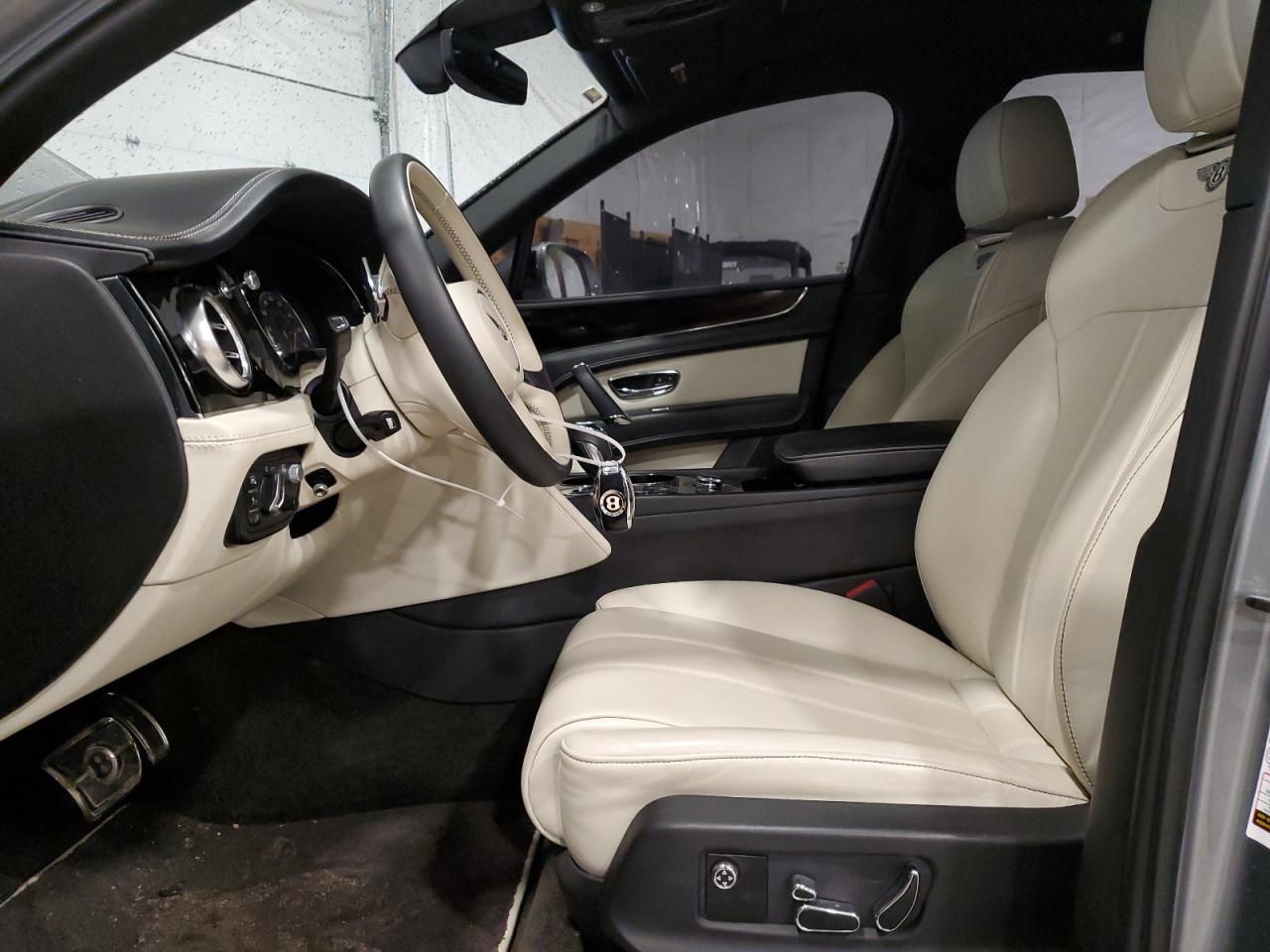 2019 Bentley Bentayga VIN SJAAM2ZV9KC026702 Copart auction photo, front end / minor dent/scratches damage thumbnail 7