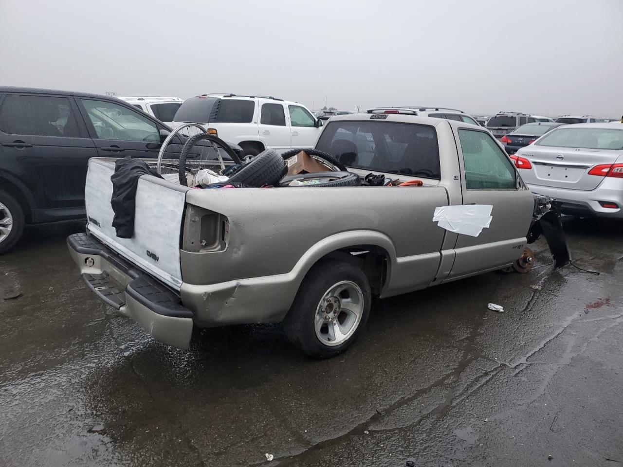 2003 Chevrolet S-10 Pickup VIN 1GCCS14H038125406 Copart auction photo, vandalism / all over damage thumbnail 3