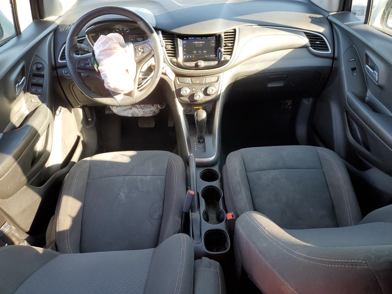 2021 Chevrolet Trax VIN KL7CJKSB9MB332613 Copart auction photo, front end / minor dent/scratches damage thumbnail 8