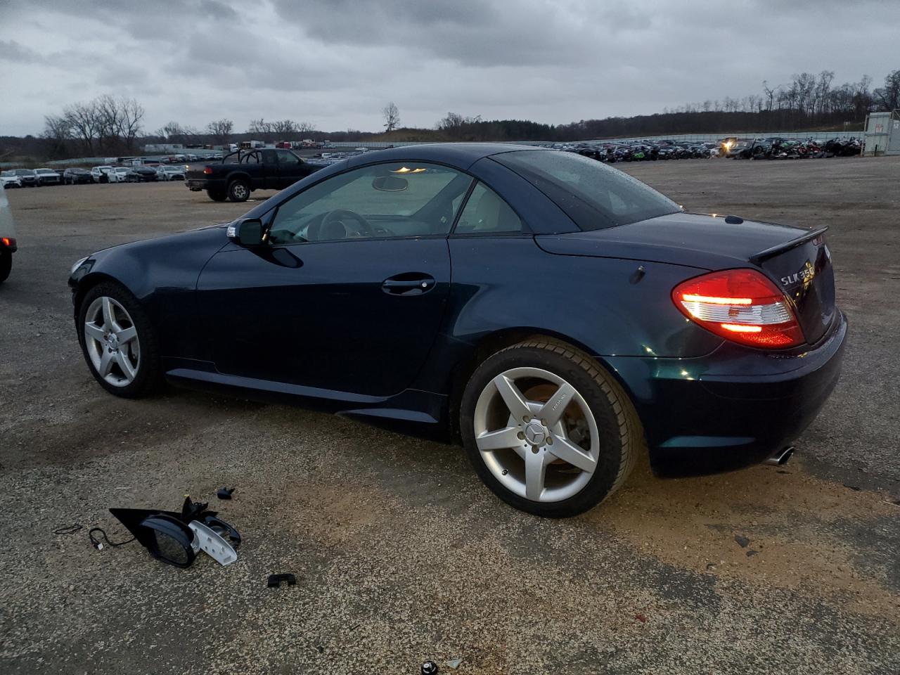 2007 Mercedes-Benz SLK-klasse VIN WDBWK56F17F166675 Copart auction photo, front end damage thumbnail 2