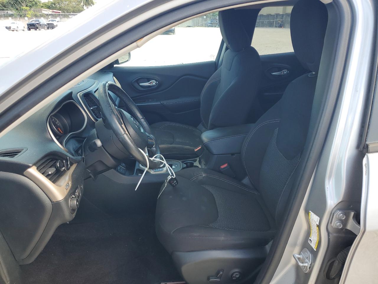 2016 Jeep Grand Cherokee VIN 1C4PJLCB2GW319272 Copart auction photo, minor dent/scratches damage thumbnail 7