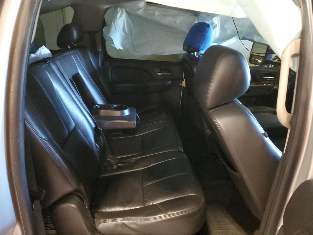 2010 GMC Yukon VIN 1GKUKKE35AR186209 Copart auction photo, front end / side damage thumbnail 11