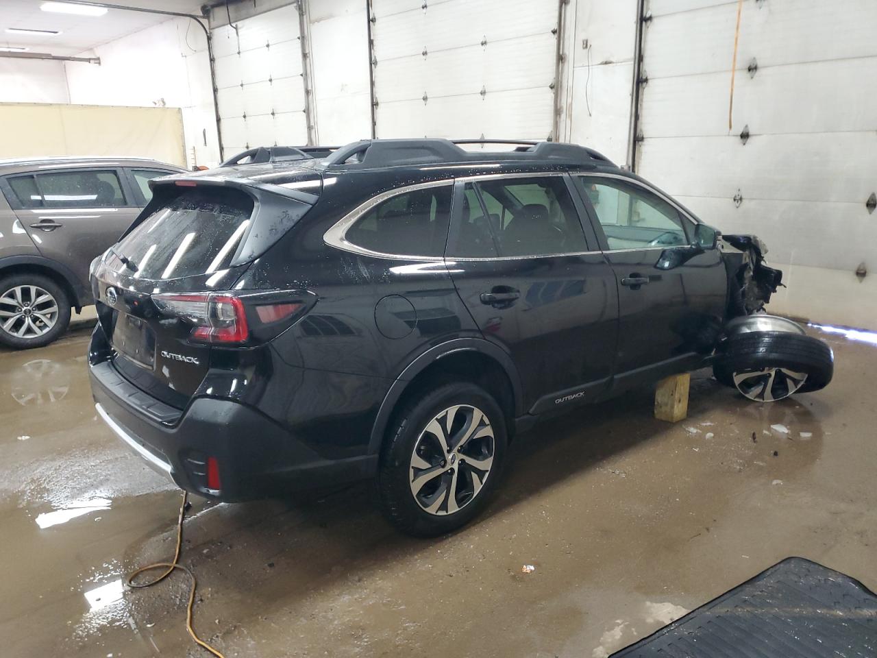 2020 Subaru Outback VIN 4S4BTANC7L3118277 Copart auction photo, front end / undercarriage damage thumbnail 3