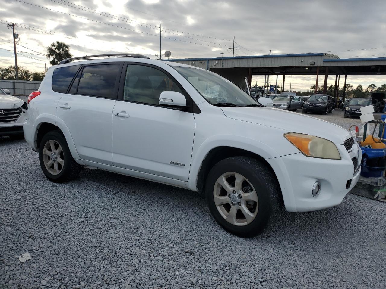 2009 Toyota RAV 4 VIN JTMZF31V395010202 Copart auction photo, water/flood damage thumbnail 4