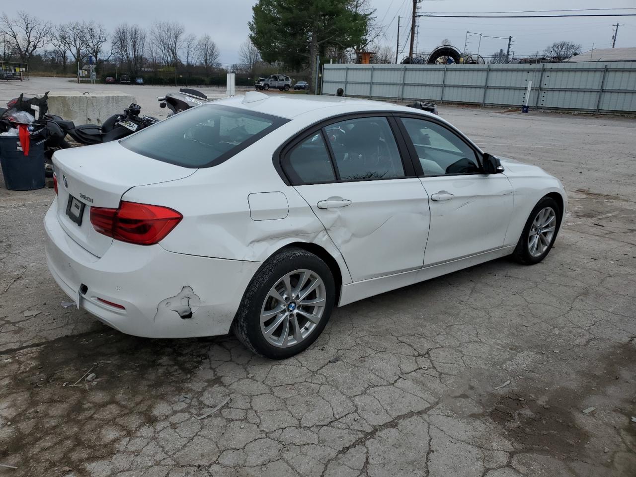 2018 BMW 3er VIN WBA8E5G54JNU47337 Copart auction photo, all over damage thumbnail 3