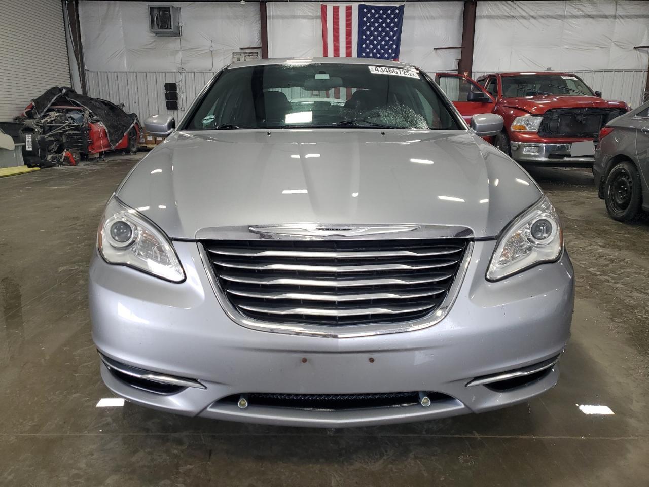 2014 Chrysler 200 VIN 1C3CCBAB6EN103552 Copart auction photo, rear end damage thumbnail 5