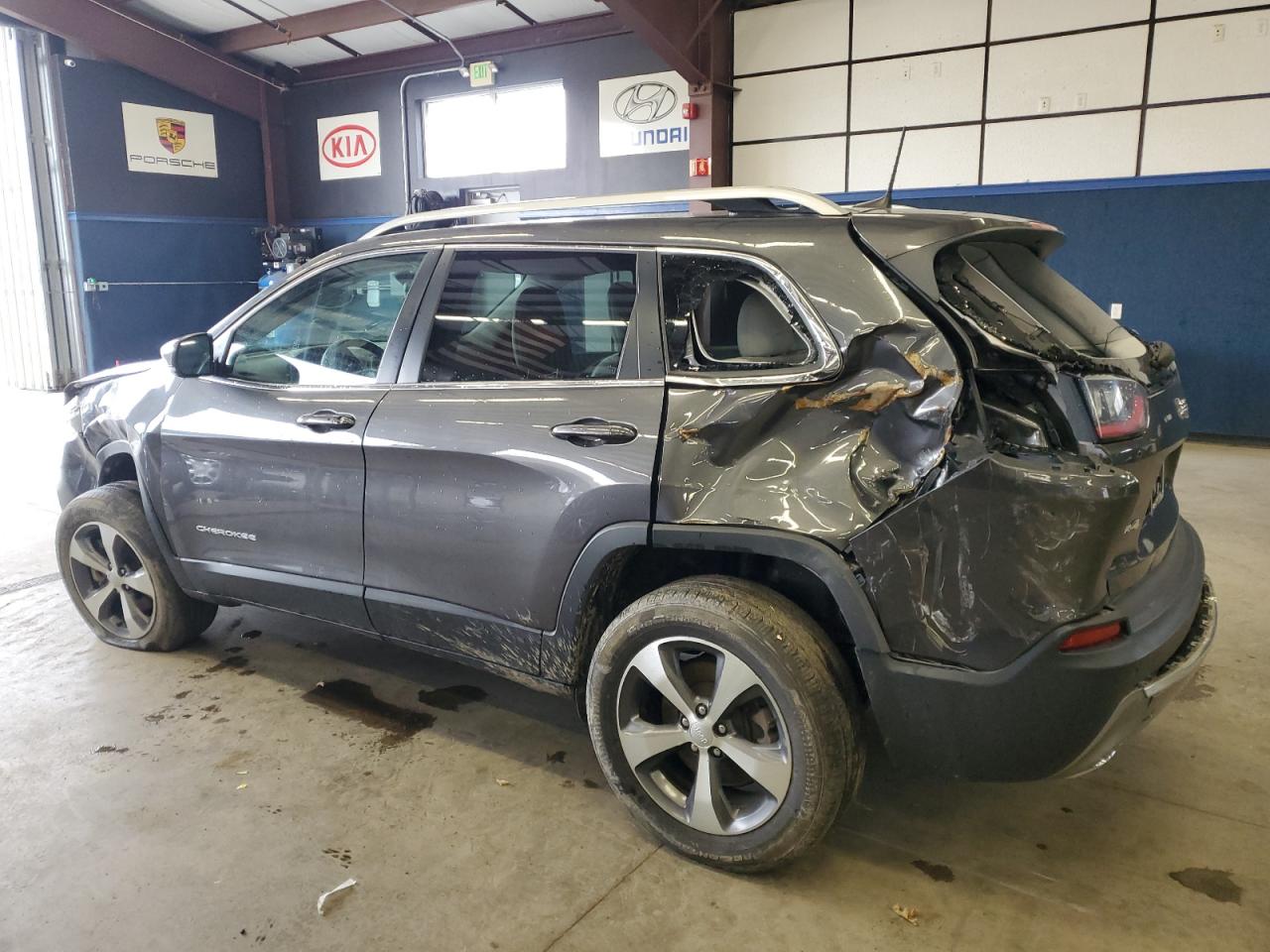 2020 Jeep Grand Cherokee VIN 1C4PJMDX4LD647721 Copart auction photo, rear end / front end damage thumbnail 2