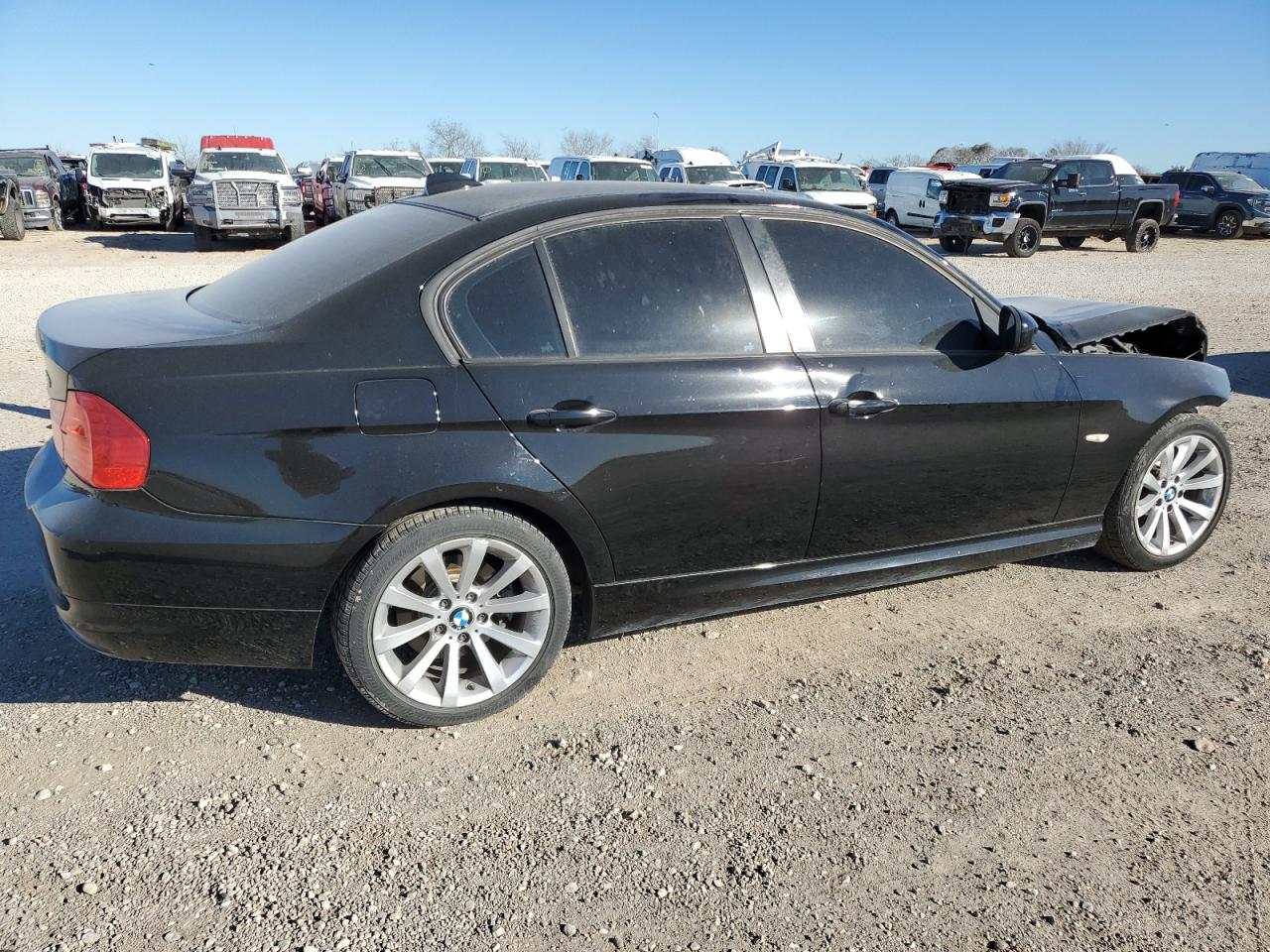 2011 BMW 3er VIN WBAPH7G55BNM55852 Copart auction photo, front end / minor dent/scratches damage thumbnail 3